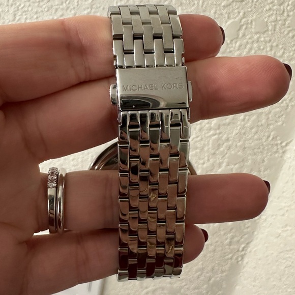 Michael Kors Darci Three-Hand Silver-Tone Stainless Steel Women's Watch - Picture 2 of 5